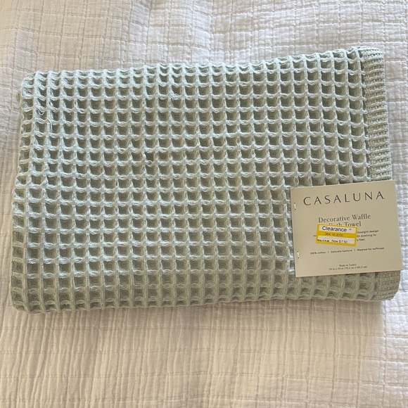Casaluna Decorative Waffle Bath Towel - Picture 1 of 1
